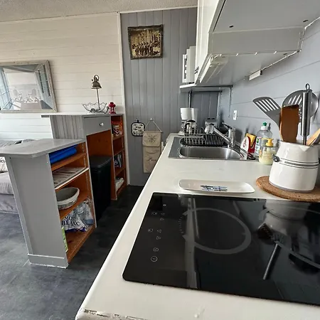 Appartement Sur La Avec Parking Privé à - Fr-1-336-127 *